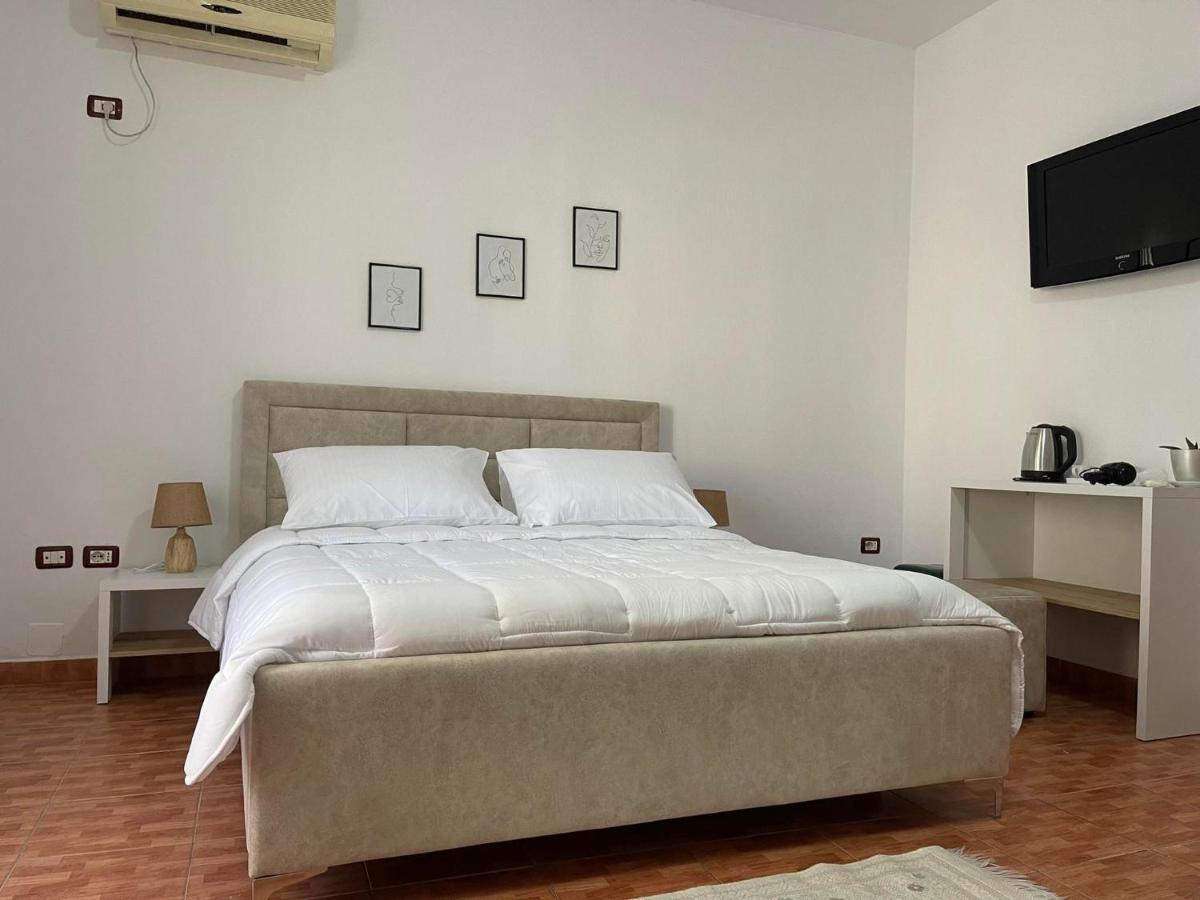 Villa Oasis Berat Exterior foto