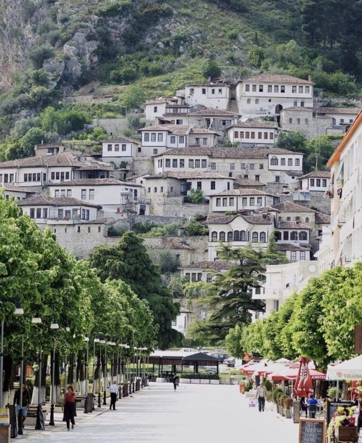 Villa Oasis Berat Exterior foto